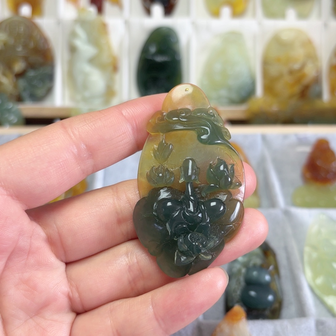 蛇纹石玉吊坠(不含链)未镶嵌