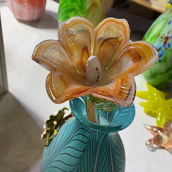 百合花高75厘米宽10厘米