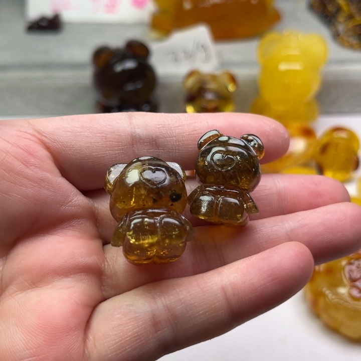 琥珀颈饰未镶嵌小***?琥珀蜜蜡