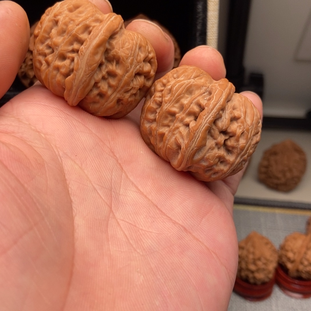 文玩核桃吊坠元宝