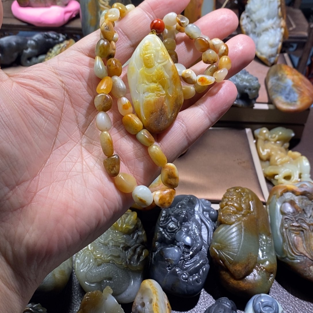 青***空和田玉未镶嵌挂件