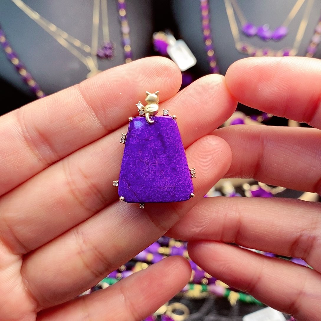 苏纪石（舒俱来）吊坠18K金镶嵌