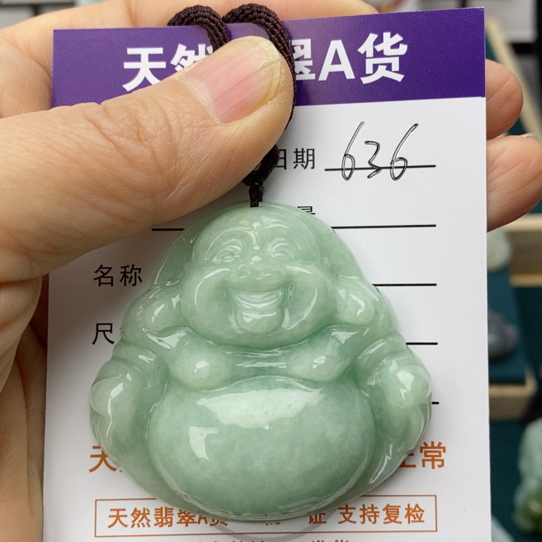 翡翠颈饰未镶嵌佛公