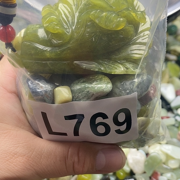 岫玉鱼缸石未镶嵌