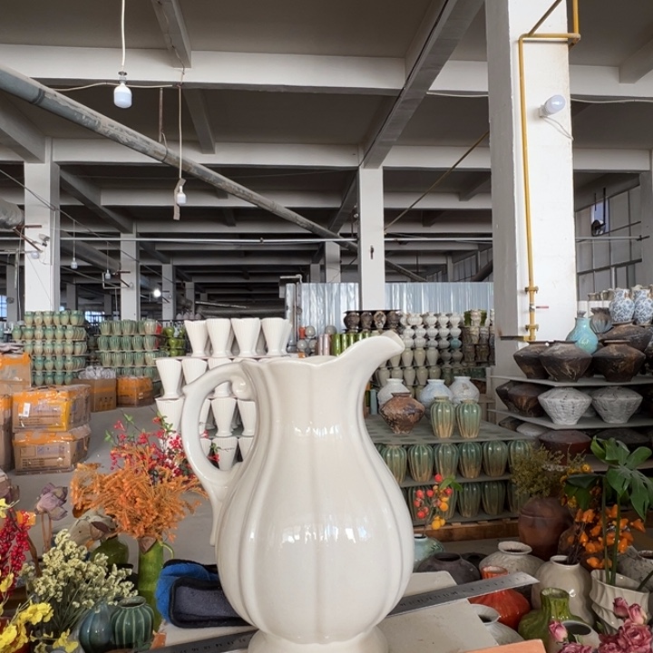 景德镇陶瓷花瓶工厂