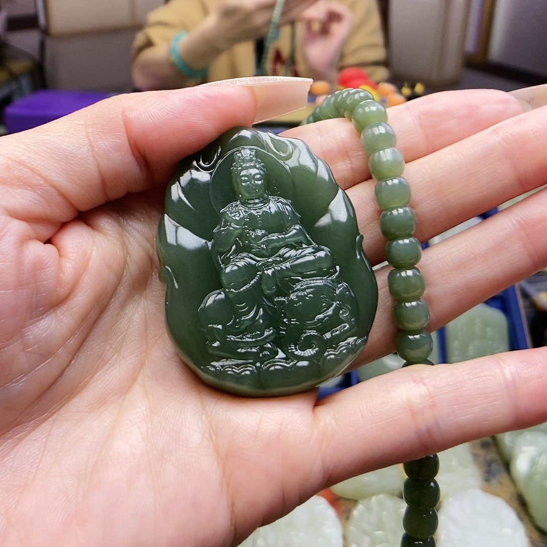 和田玉颈饰未镶嵌开*