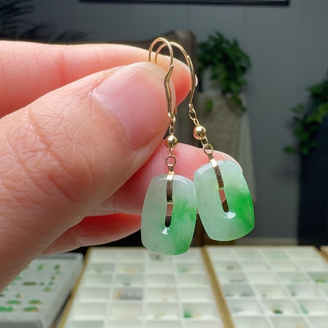 翡翠18K金镶嵌耳饰天然