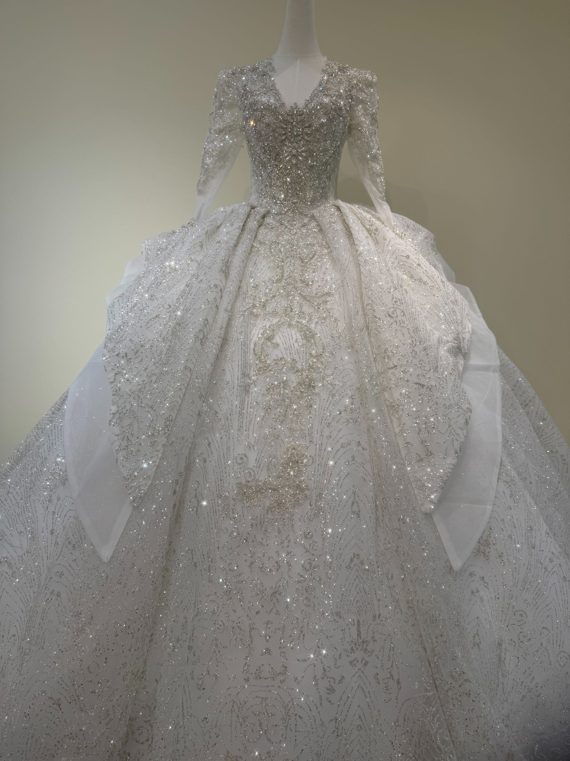 2025新款主婚纱大爆款V领设计喜欢亮闪闪的可以显瘦高端款宫廷风