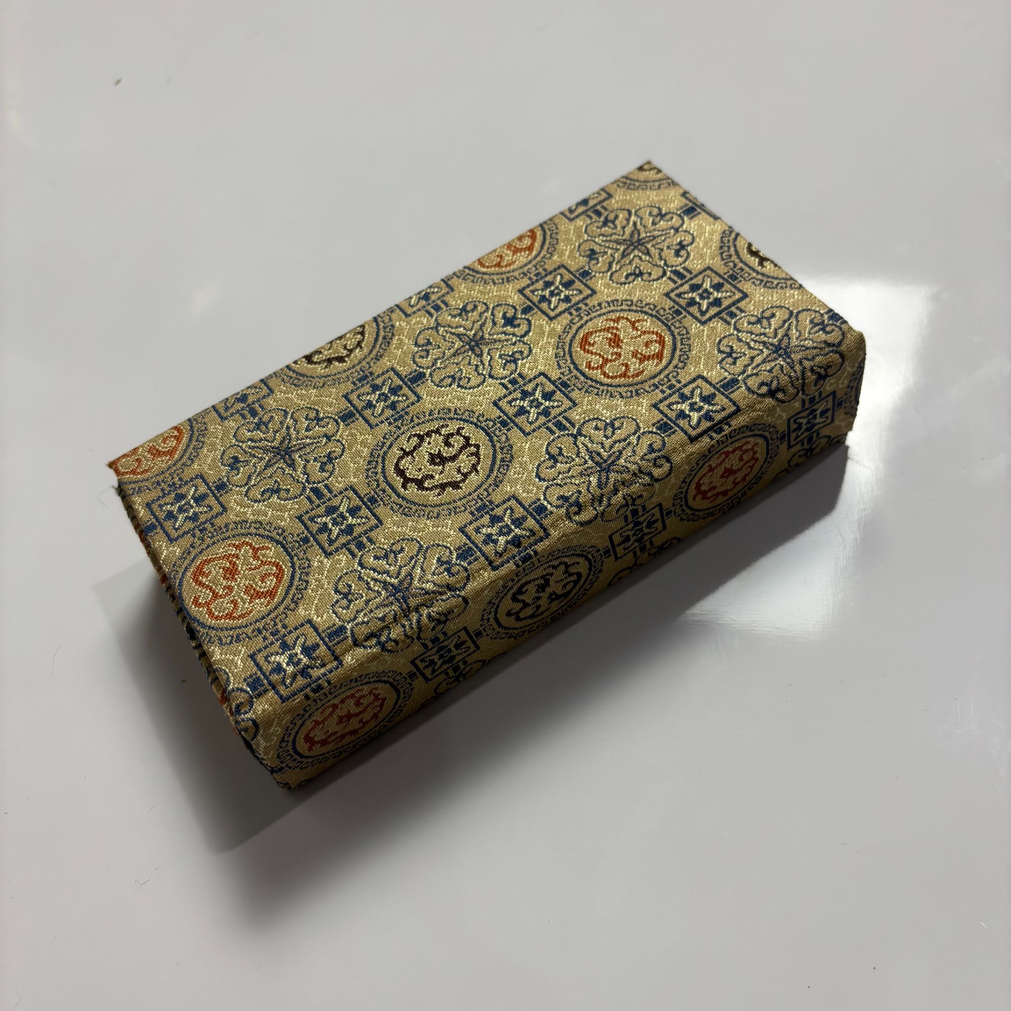 编码 N01苏绣盒子（代拍链接）