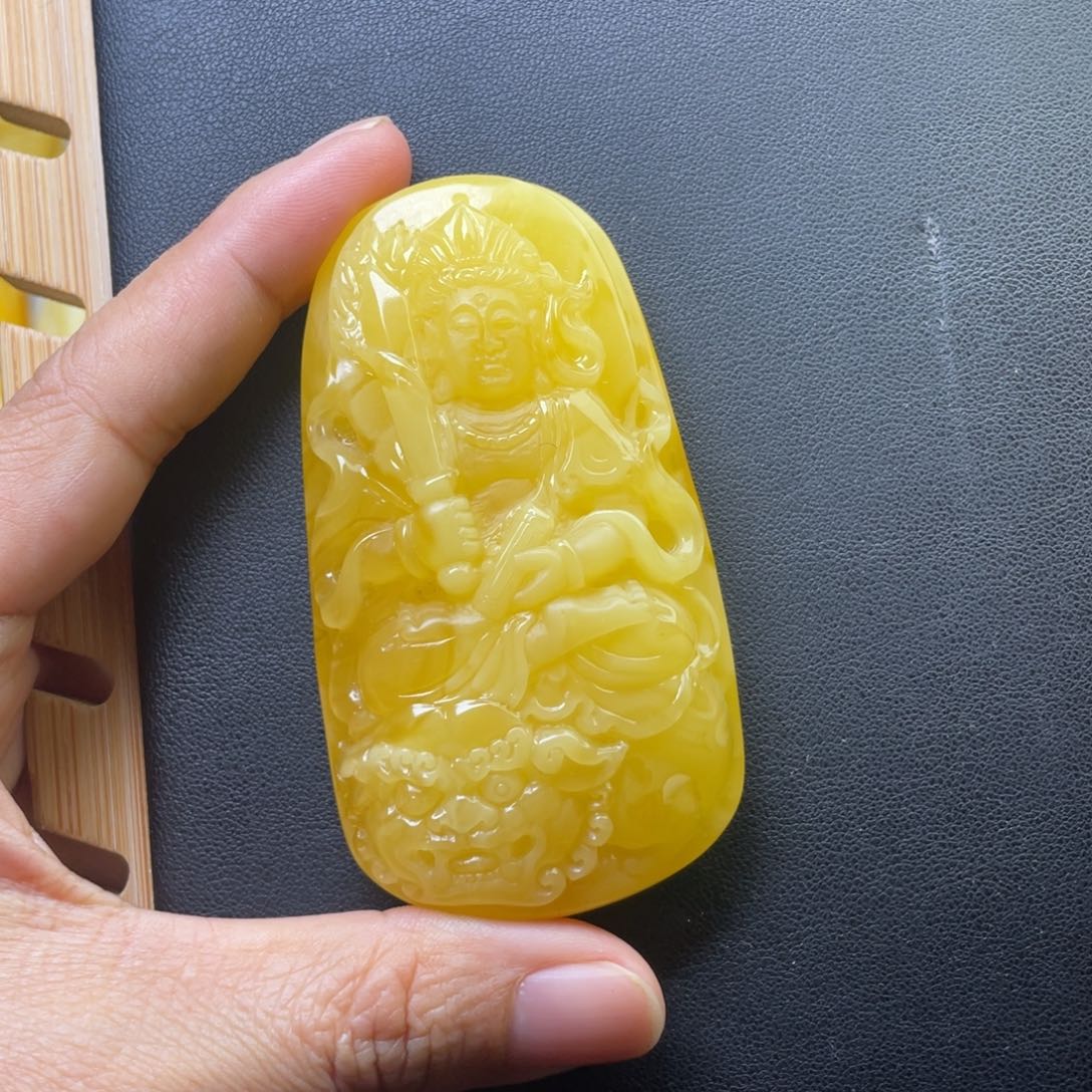 琥珀未镶嵌颈饰天然的琥珀蜜蜡