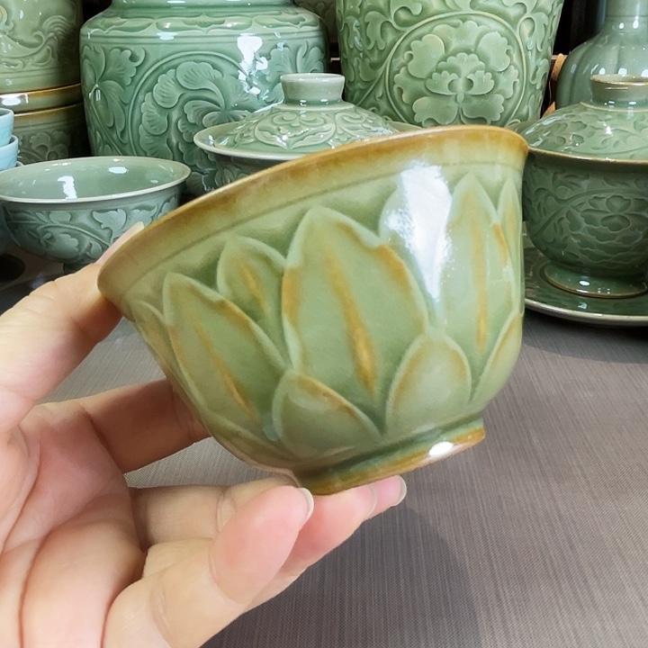 耀州窑仿古釉莲瓣盏微瑕