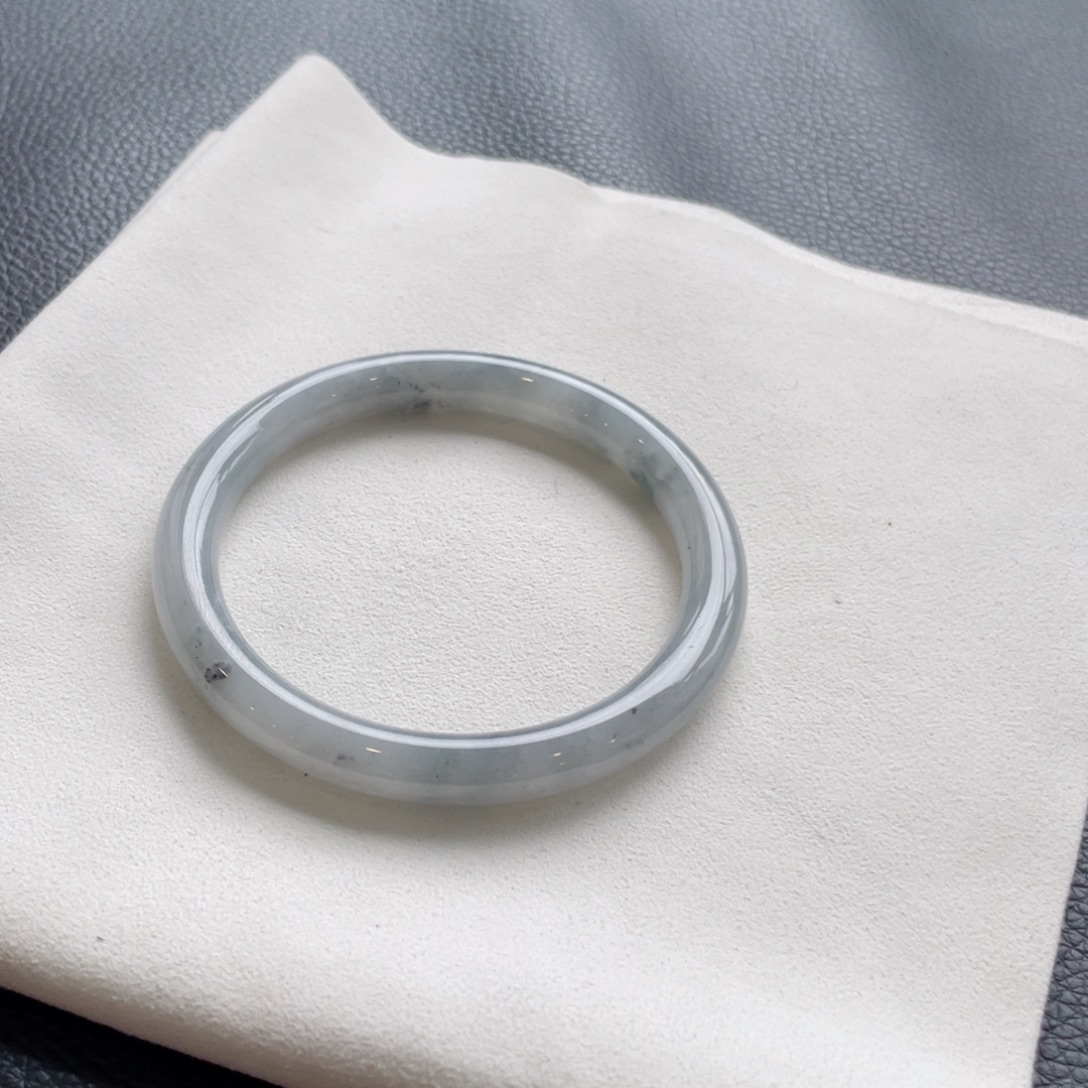 翡翠手镯未镶嵌纹裂56