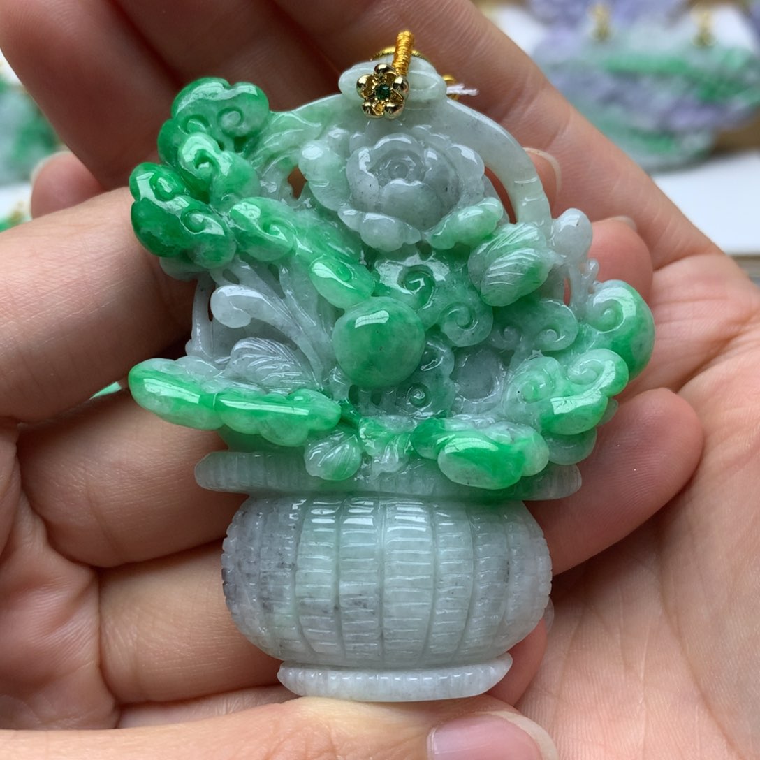 翡翠未镶嵌颈饰翡翠