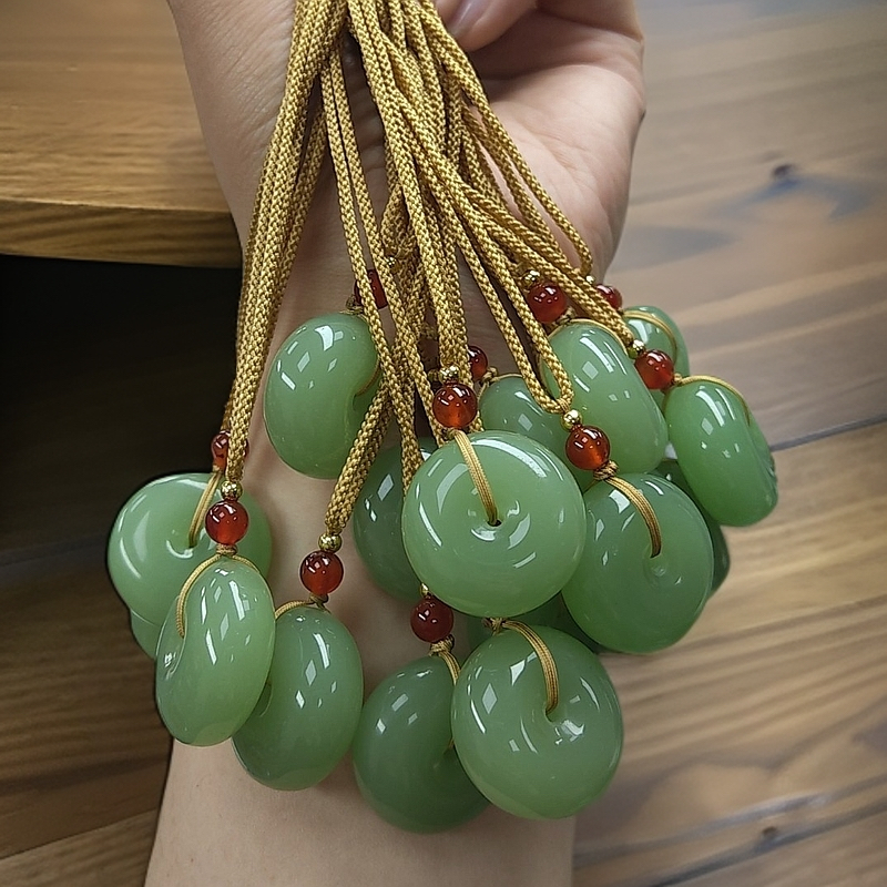 精美果绿平安扣吊坠