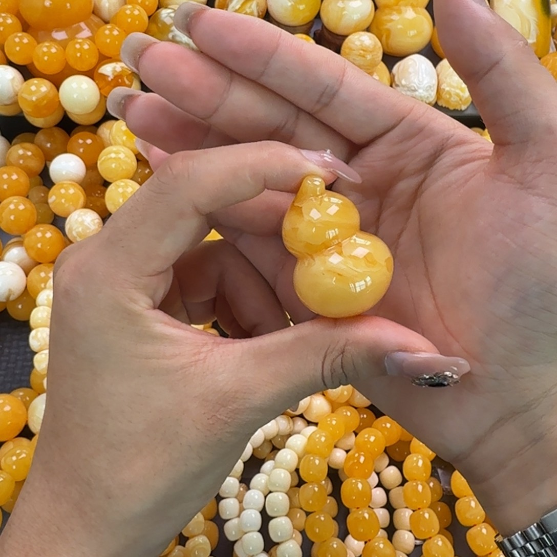 蜜蜡未镶嵌珠宝奇石17g