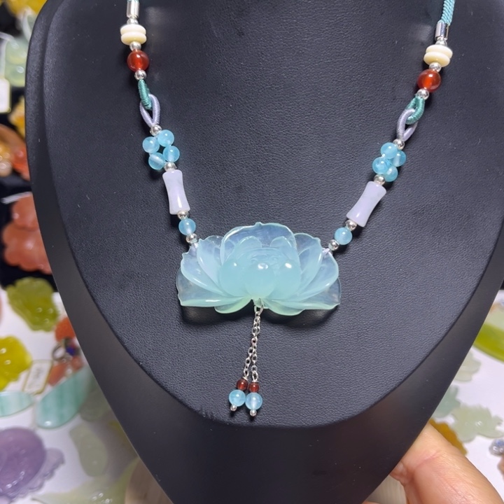 蛇纹石玉未镶嵌吊坠(赠链)