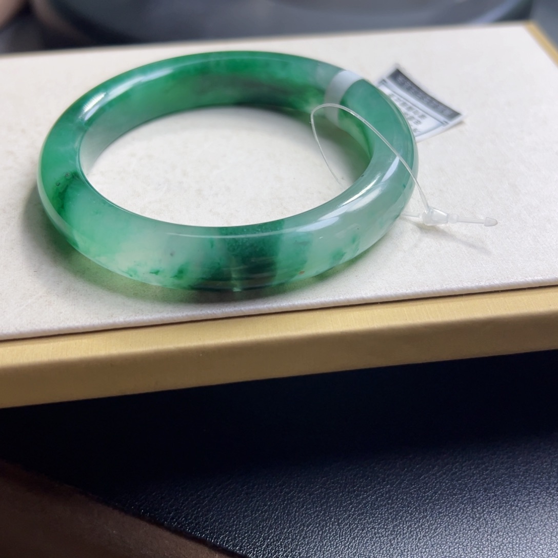 石英质玉手镯未镶嵌56.57