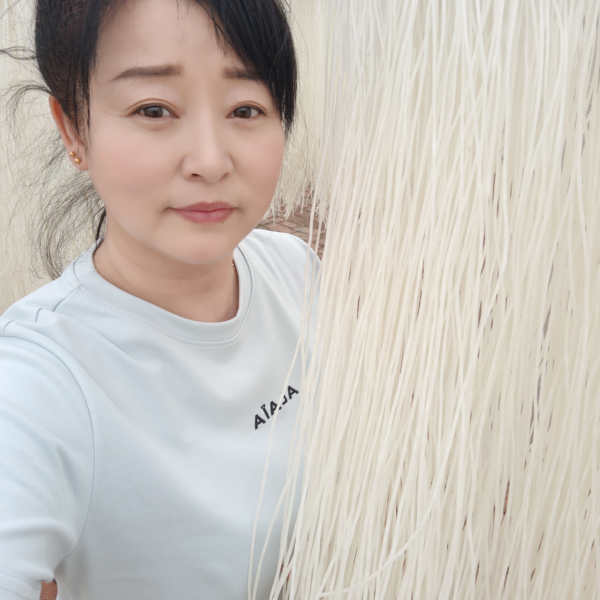 东北正宗土豆粉条纯手工自然晾晒劲道干货