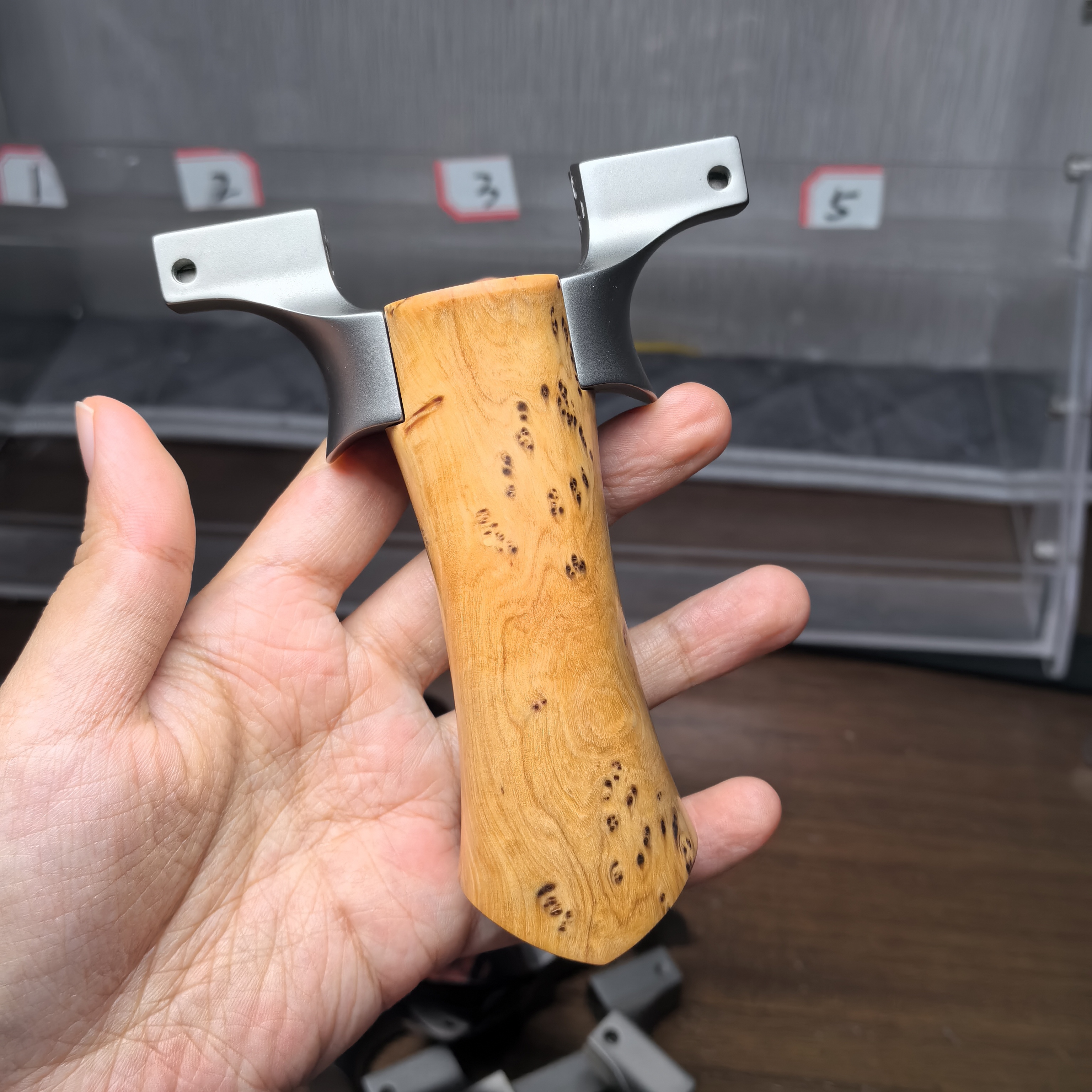 留疤鬼柳木钛合金龙齿快压弹弓搭配弓柄户外实战高精准