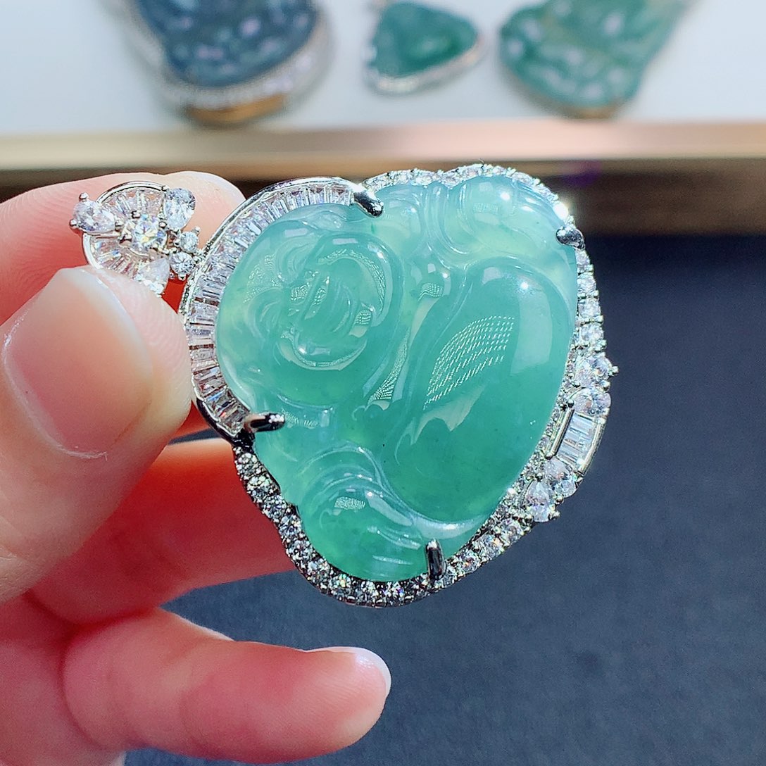 翡翠颈饰未镶嵌翡翠