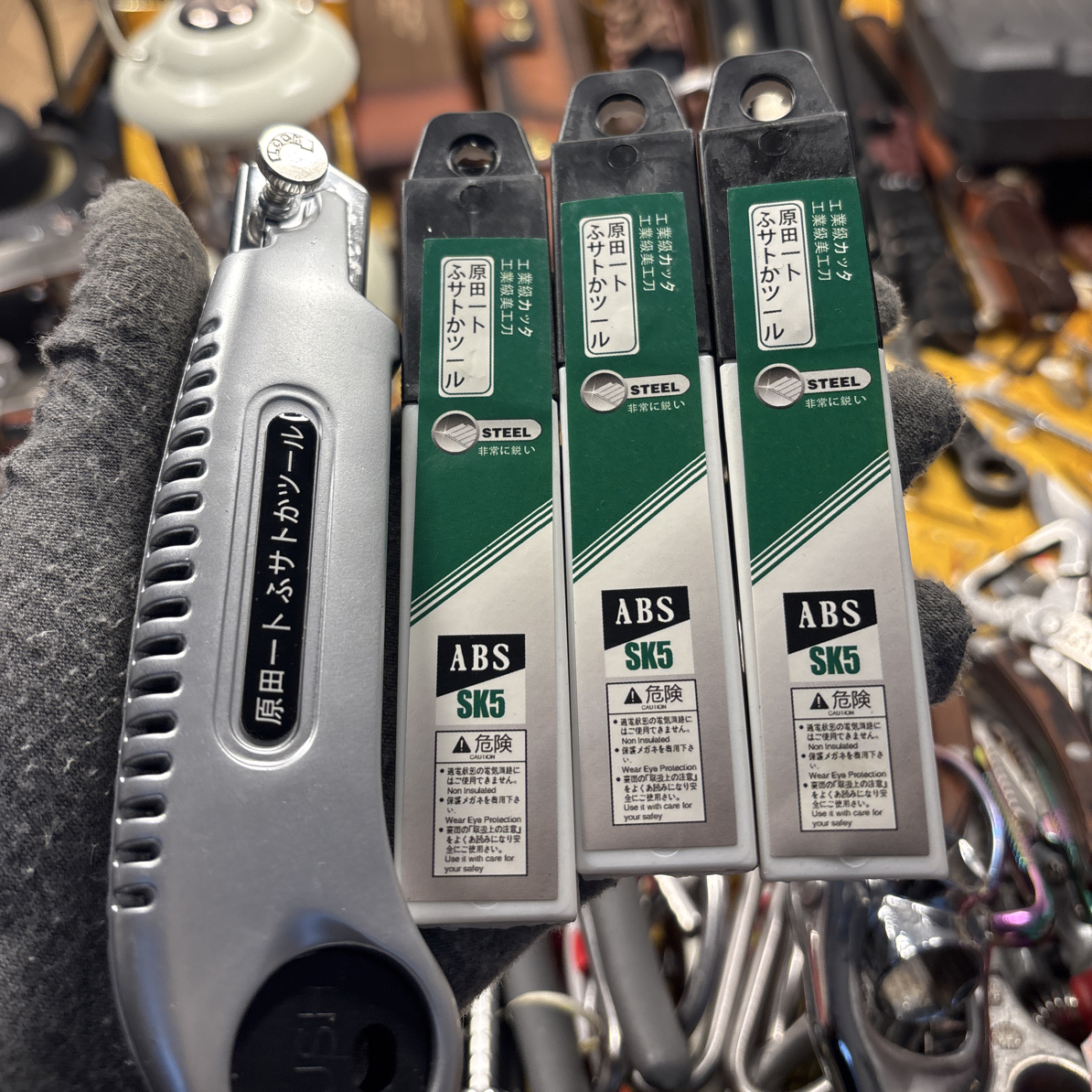 五连发美工刀   包含一个刀架35个刀片