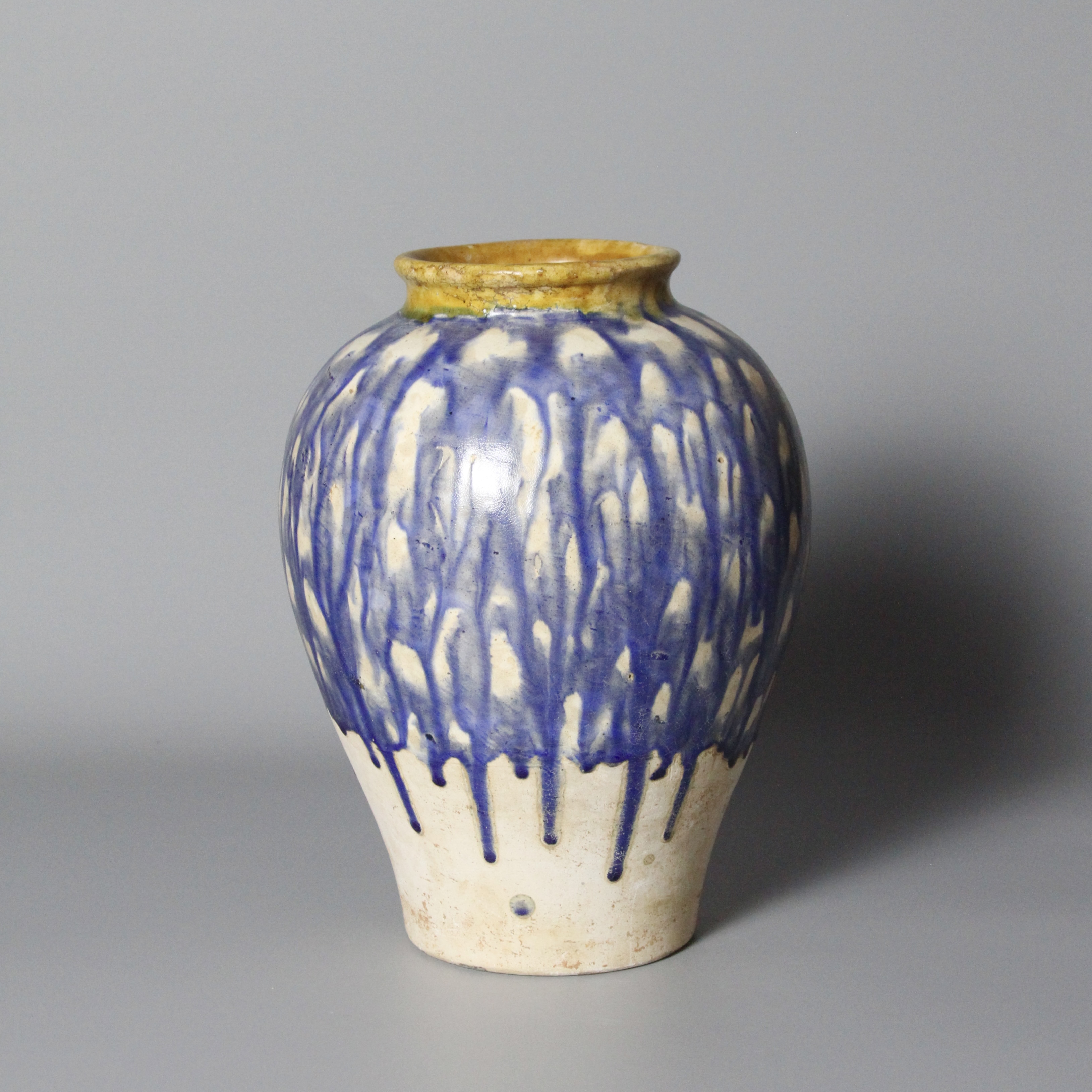 （14）蓝彩唇口大罐