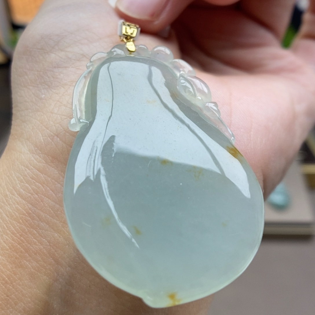 翡翠18K金镶嵌颈饰吊坠65