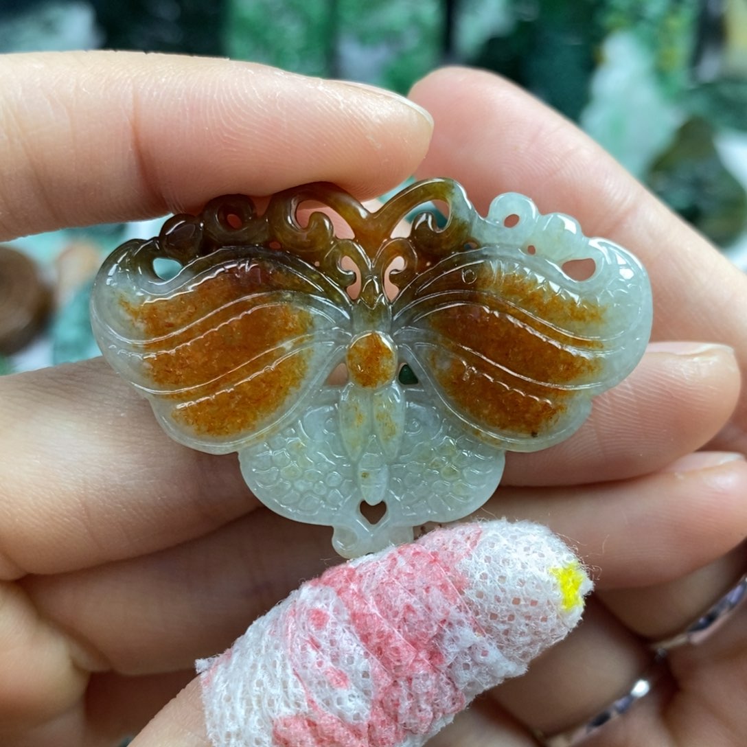 翡翠颈饰未镶嵌吊坠