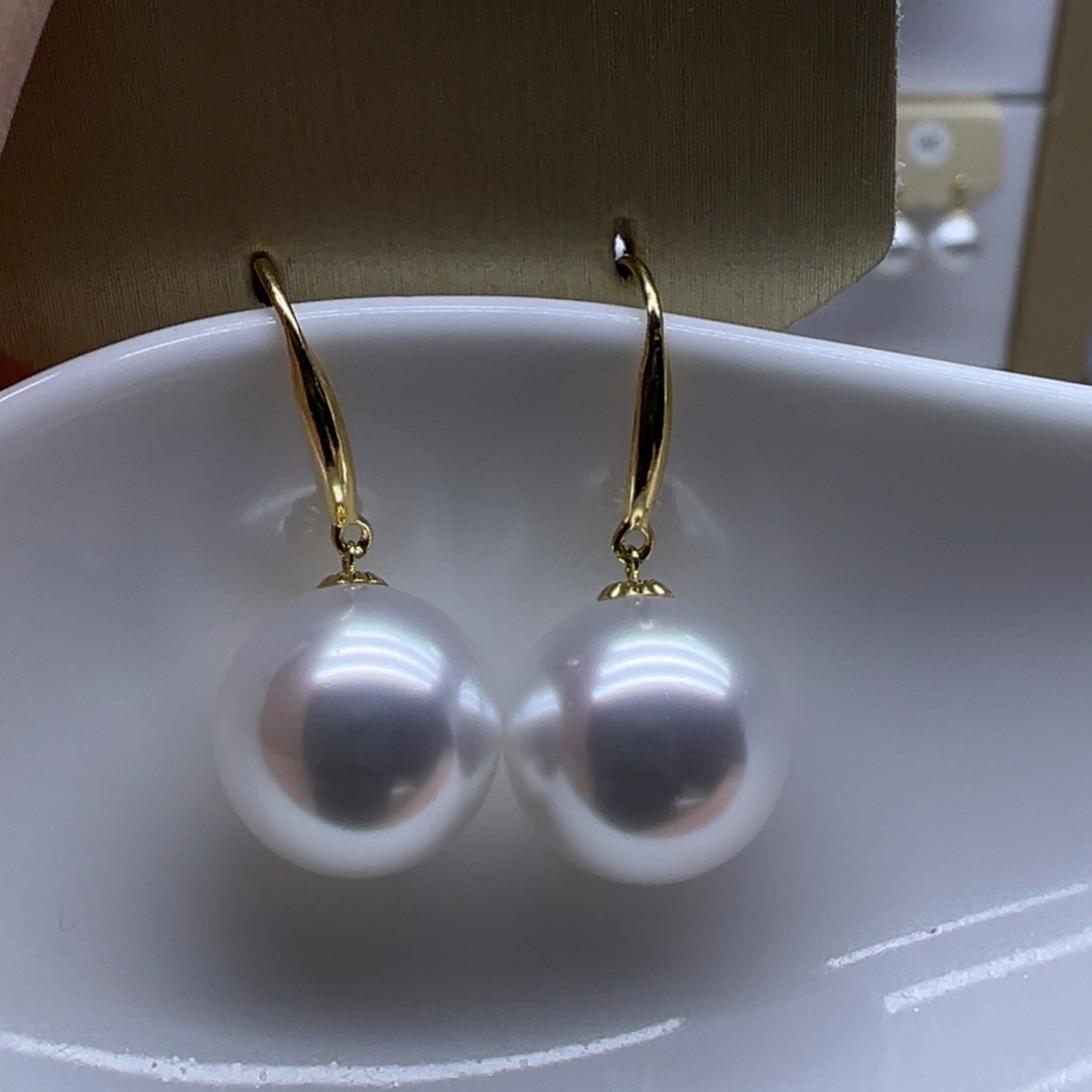 耳饰18K金镶嵌淡水珍珠