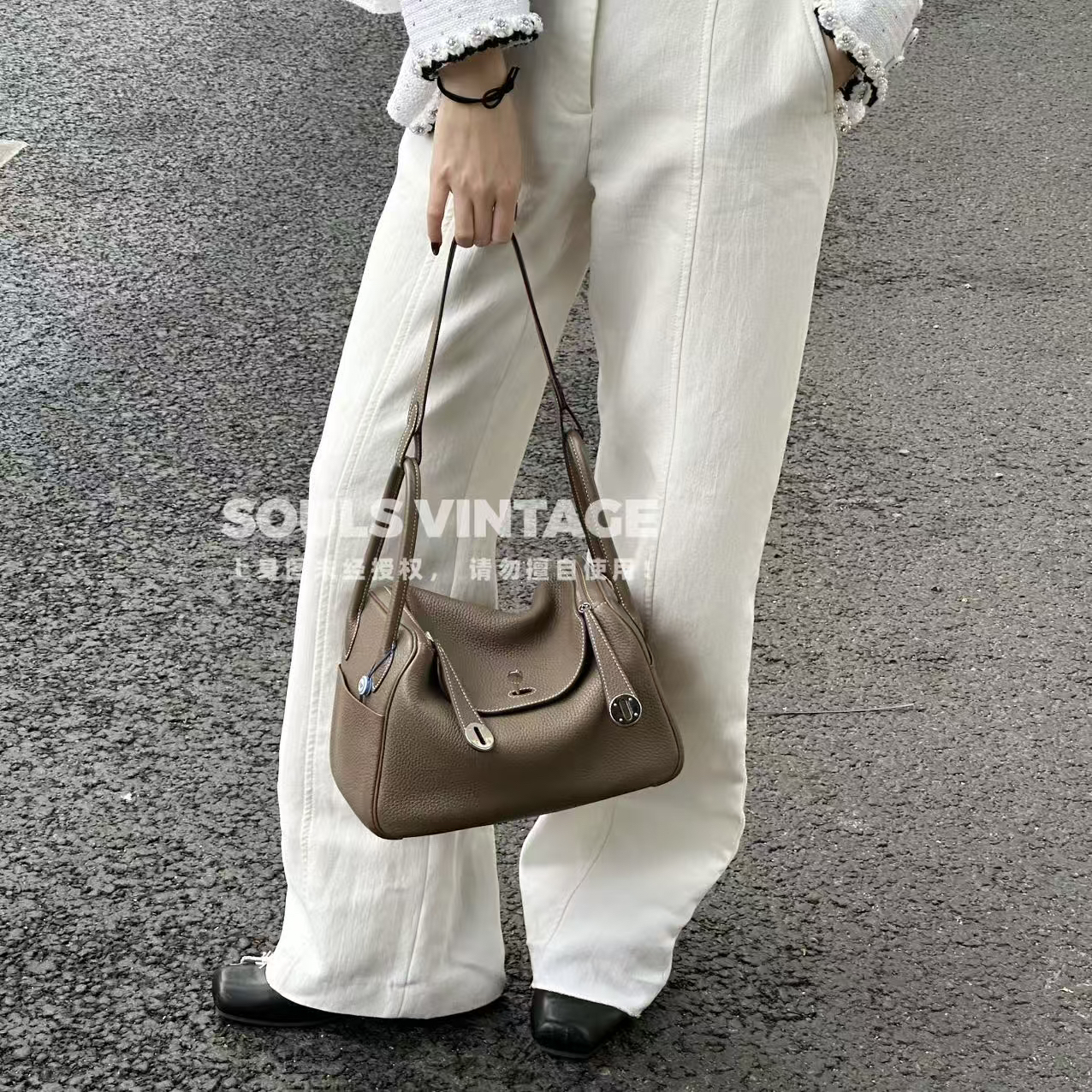 95新 Hermes/爱马仕 Hermes 大象灰 银扣 tc皮 lindy26/601859892