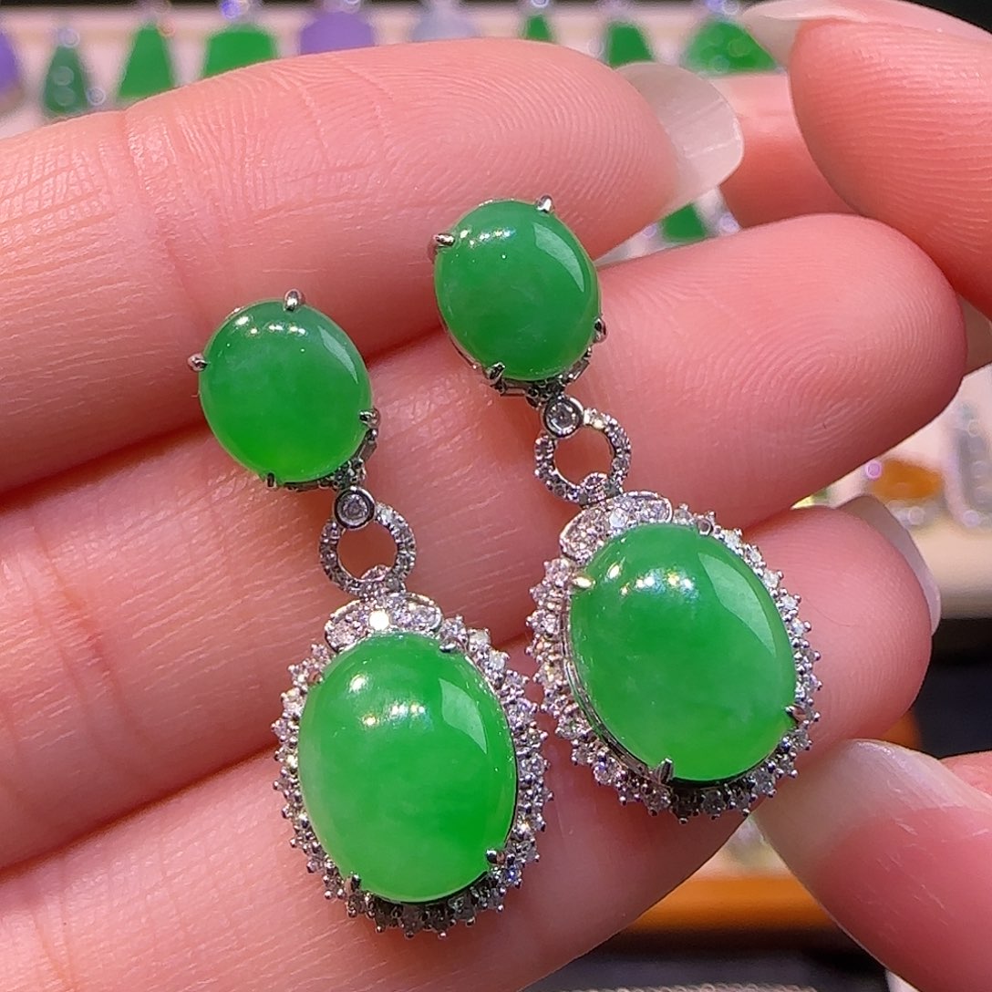 翡翠18K金镶嵌戒指