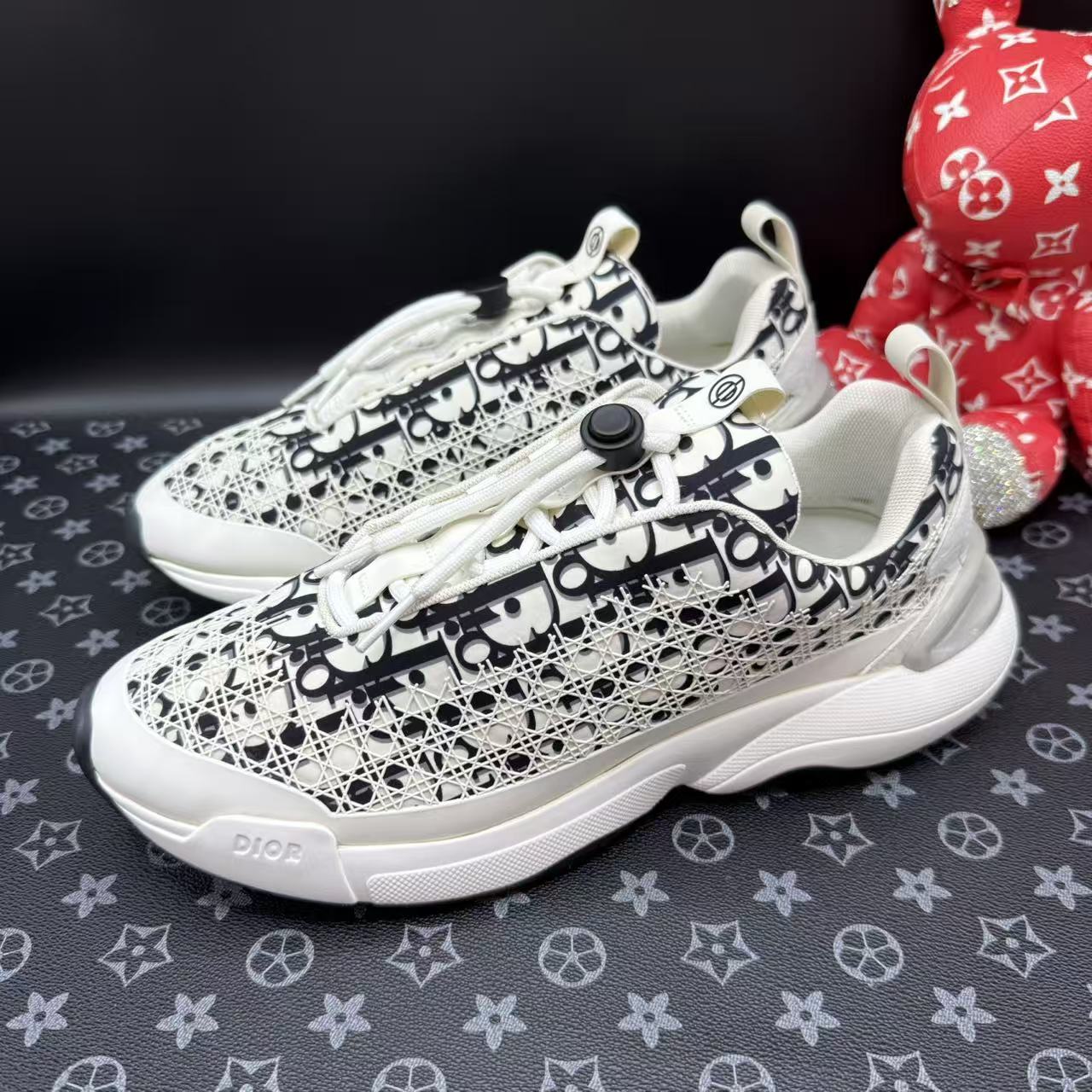 95新 DIOR/迪奥 黑白帆布老花休闲时尚舒适b24运动鞋43欧码kke602