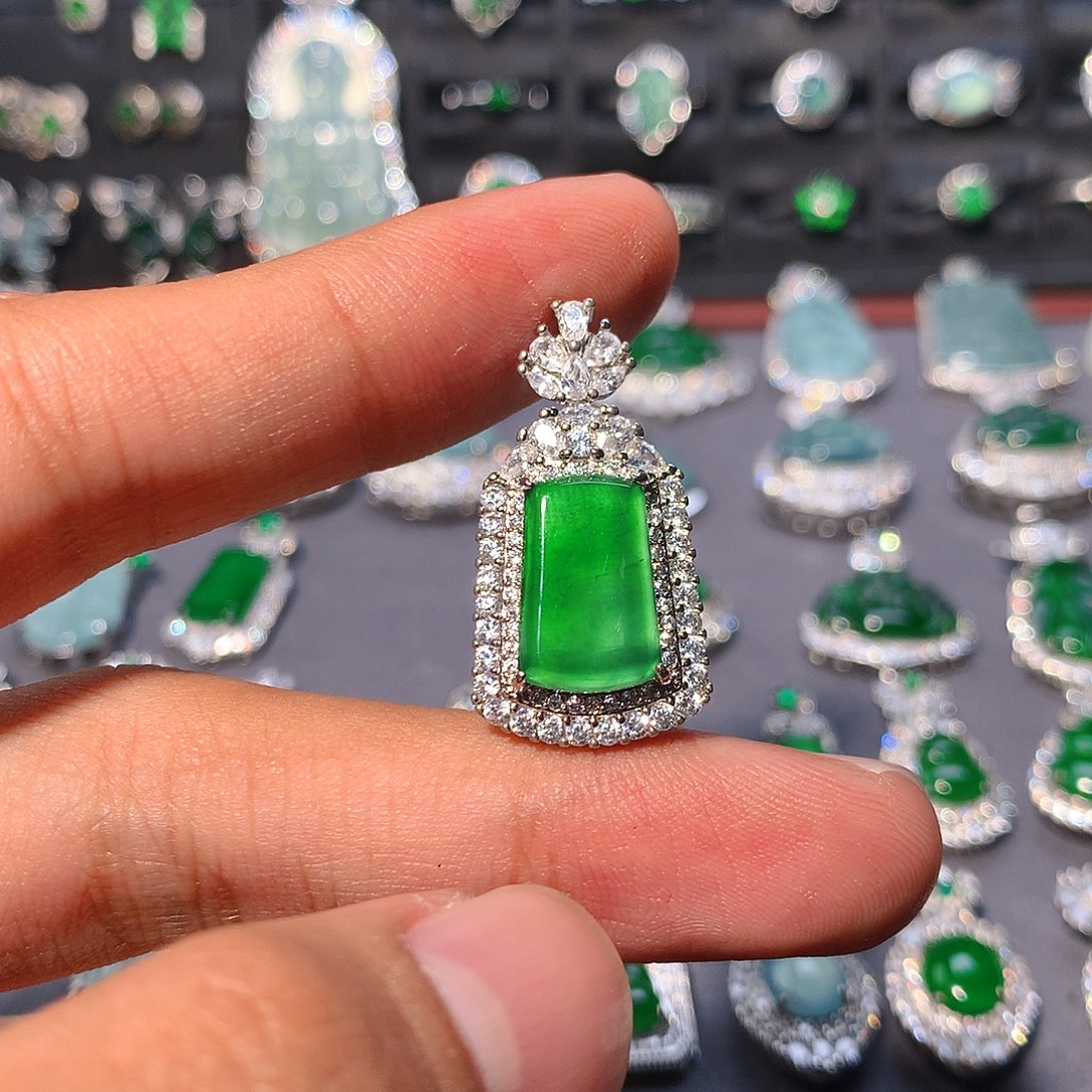 翡翠未镶嵌吊坠(不含链)