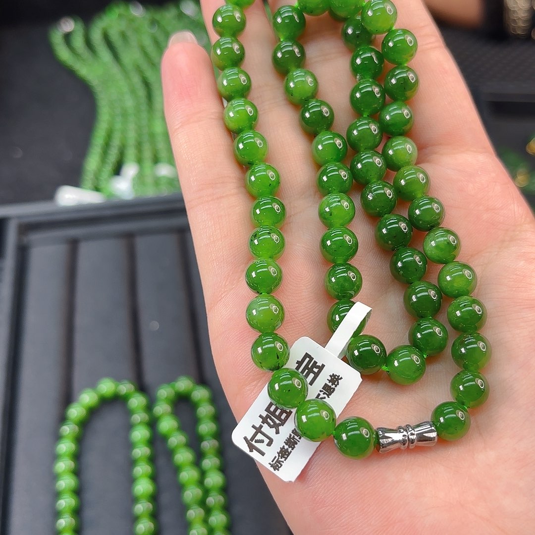 颈饰未镶嵌和田玉苹果绿卡8妈妈链