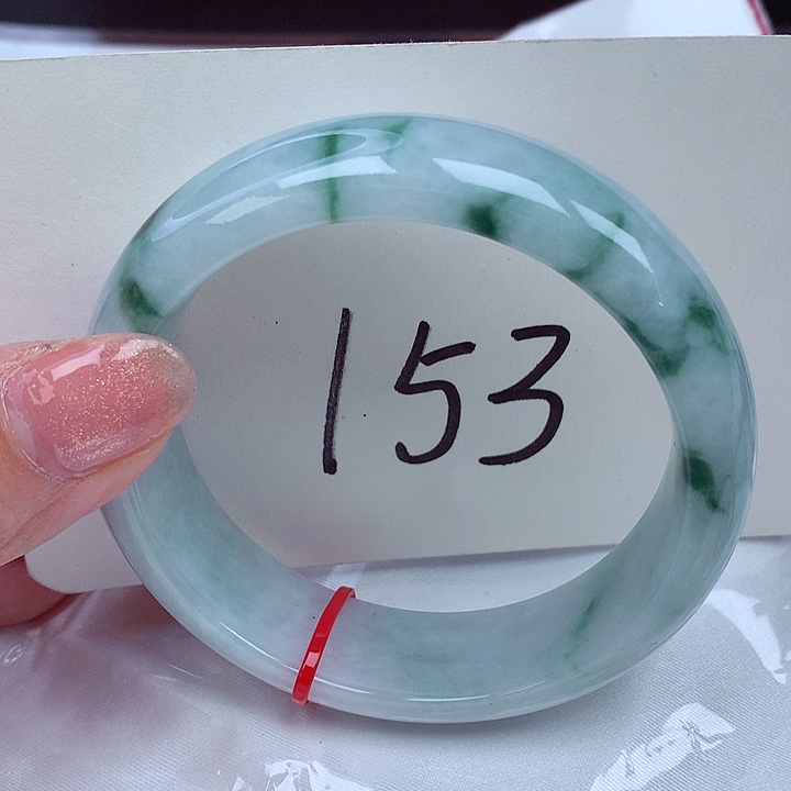 翡翠手镯未镶嵌翡翠