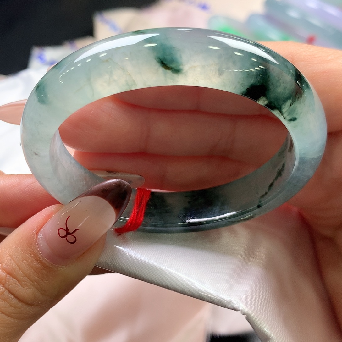 翡翠未镶嵌手镯（贵妃镯）45号 大漏冰种