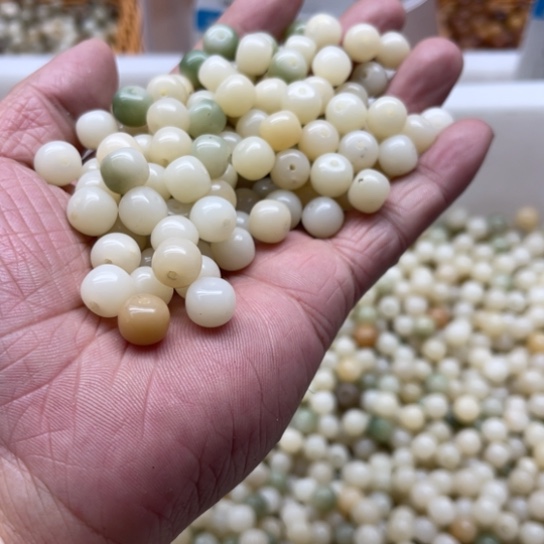 吊坠白玉菩提瑕疵9-8烟雨江南桶珠130颗