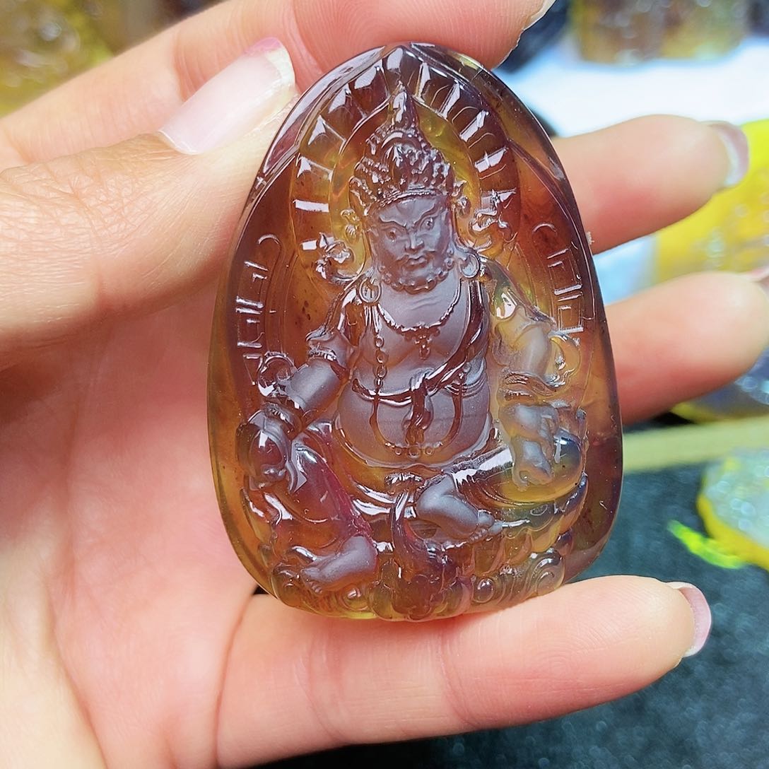 琥珀颈饰未镶嵌黄财神