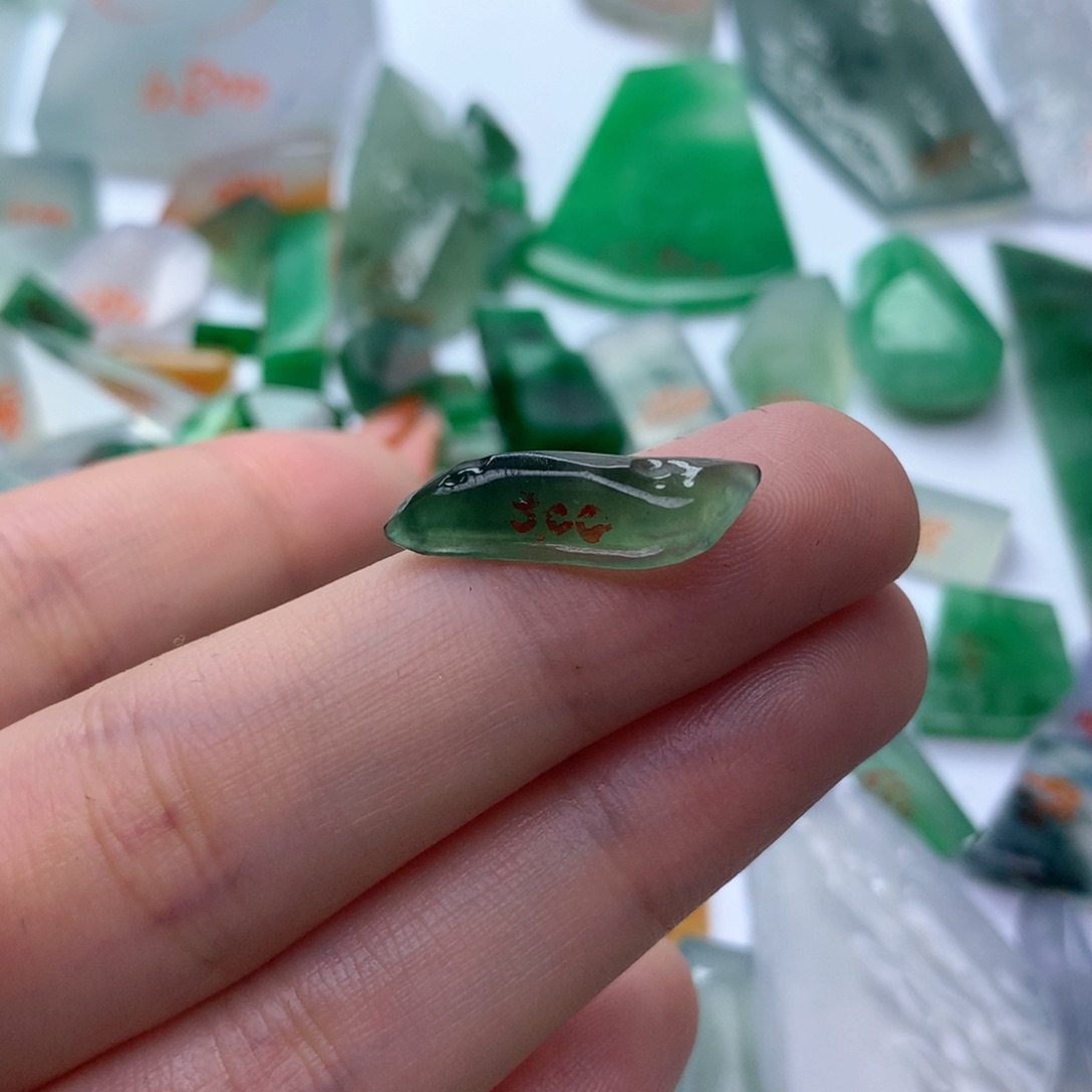 定制翡翠未镶嵌缅甸翡翠原石