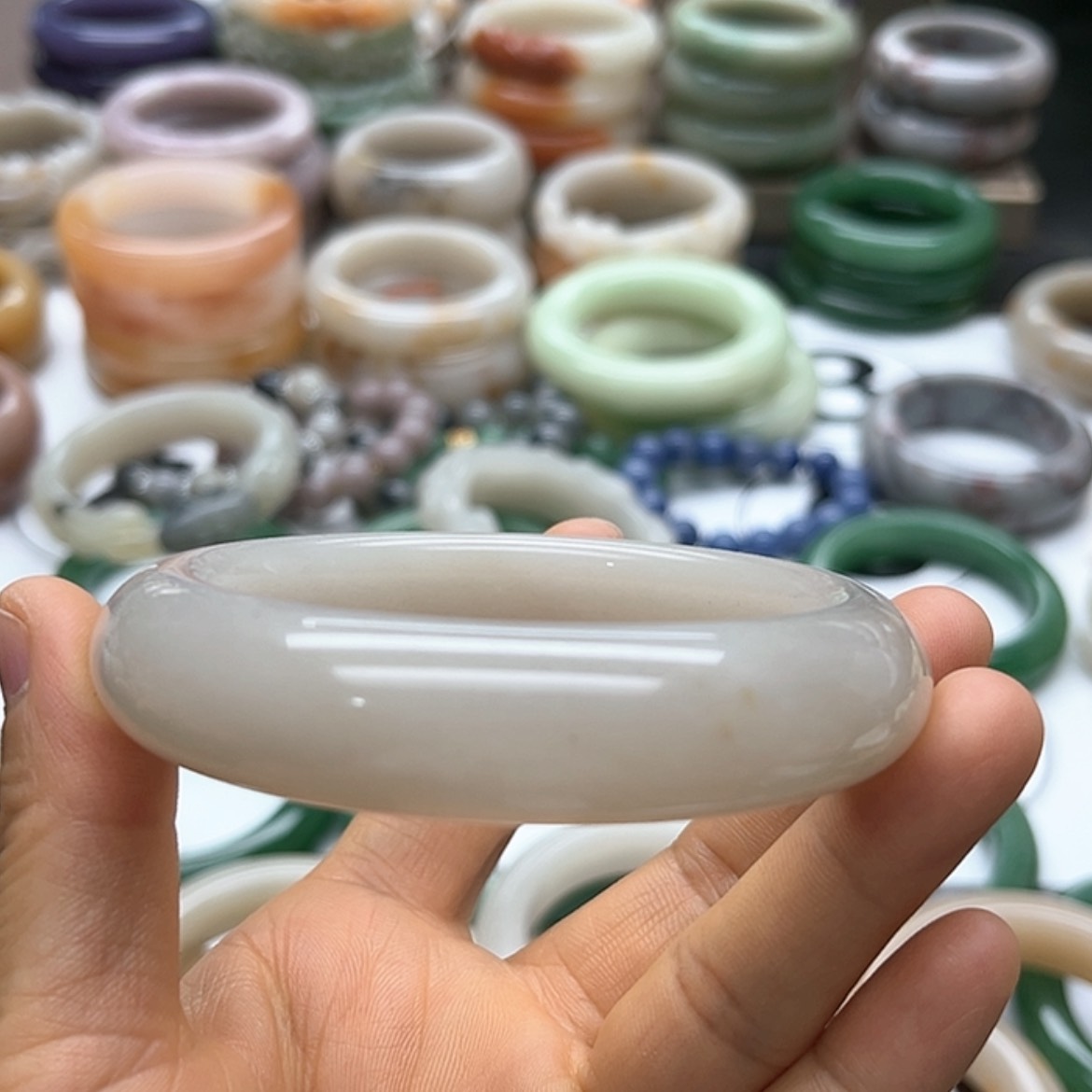 【闪购商品】未镶嵌手镯石英质玉有包容不退换