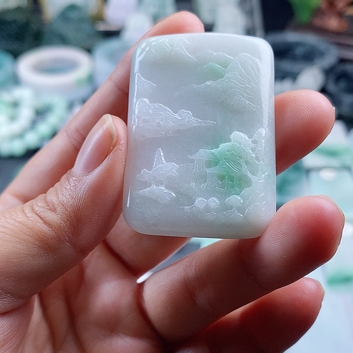 翡翠挂件未镶嵌翡翠