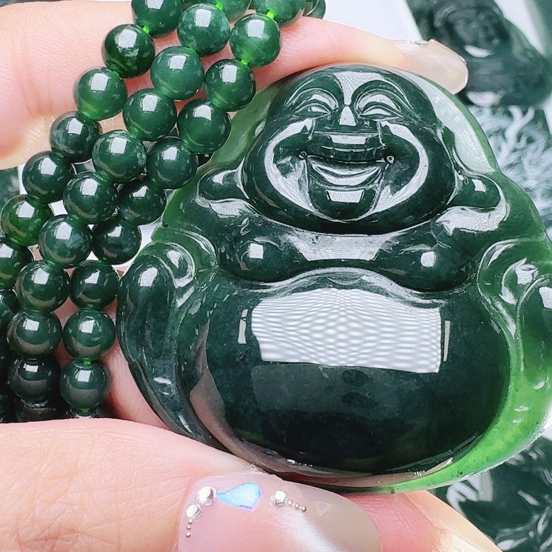 翡翠未镶嵌颈饰多样性发其一