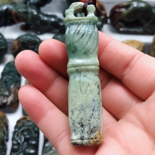 岫岩河磨玉（透闪石质玉）挂件未镶嵌