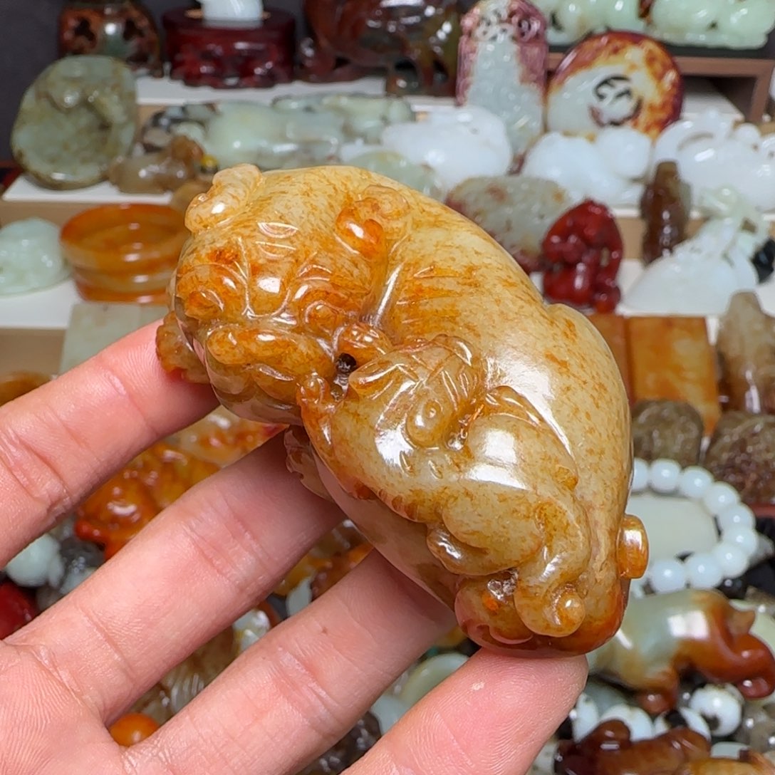 新***都和田玉未镶嵌颈饰