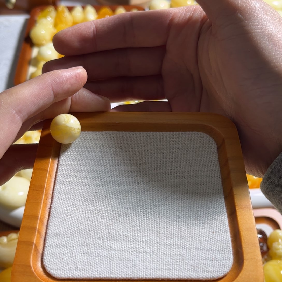 琥珀手链未镶嵌蜜蜡珠子