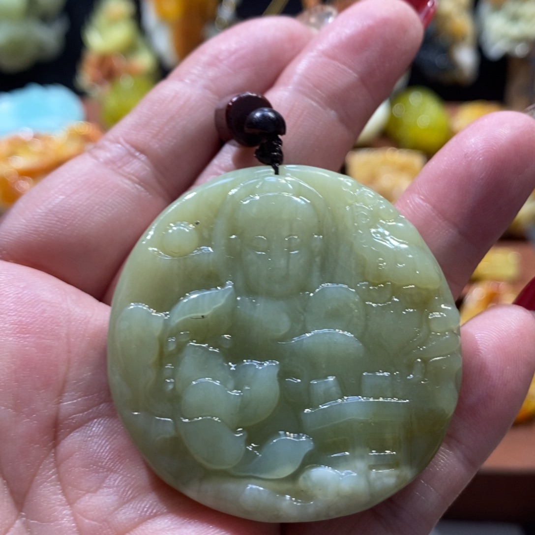 蛇纹石玉颈饰未镶嵌