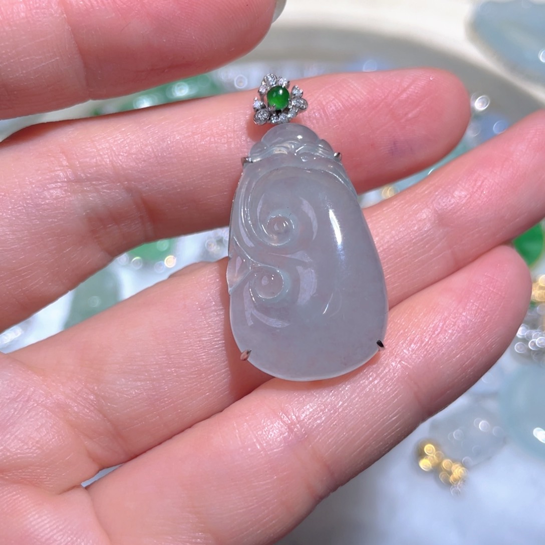 翡翠颈饰18K金镶嵌翡翠