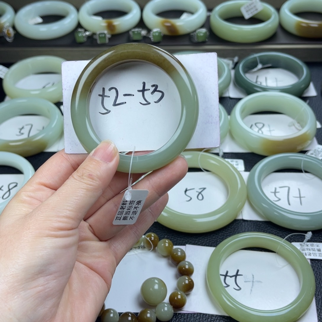 和田玉（糖玉）手镯未镶嵌