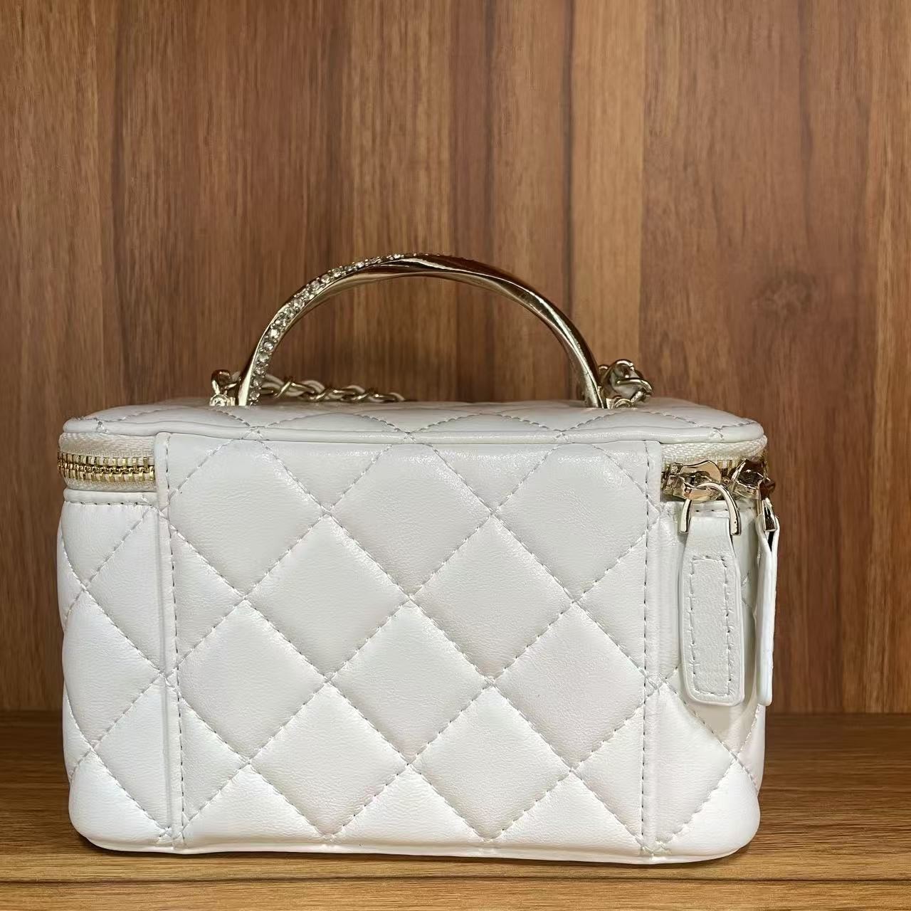 时尚潮流真皮新款女包 化妆盒 0455 白色手提盒子