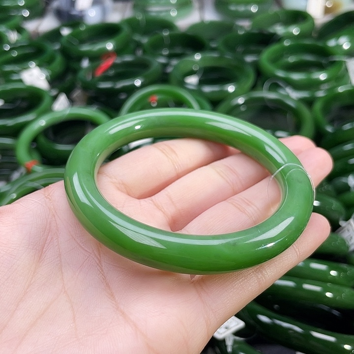 未镶嵌手镯和田玉（碧玉）